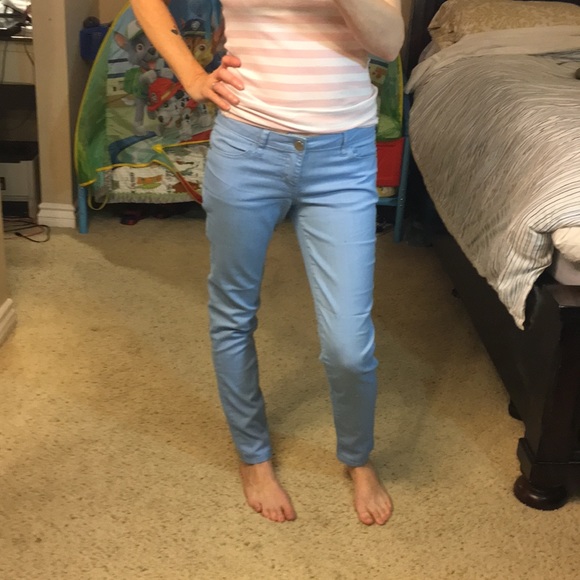 Like new Forever 21 jeans - Picture 2 of 8